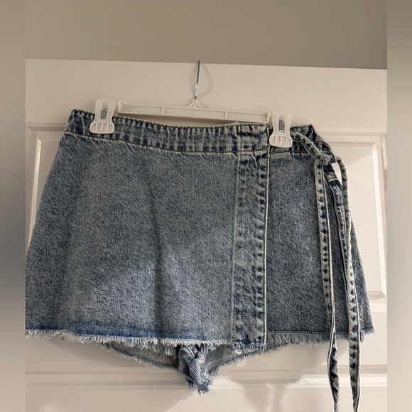 Altar’d State Denim Asymmetrical Wrap skort - Picture 2 of 8